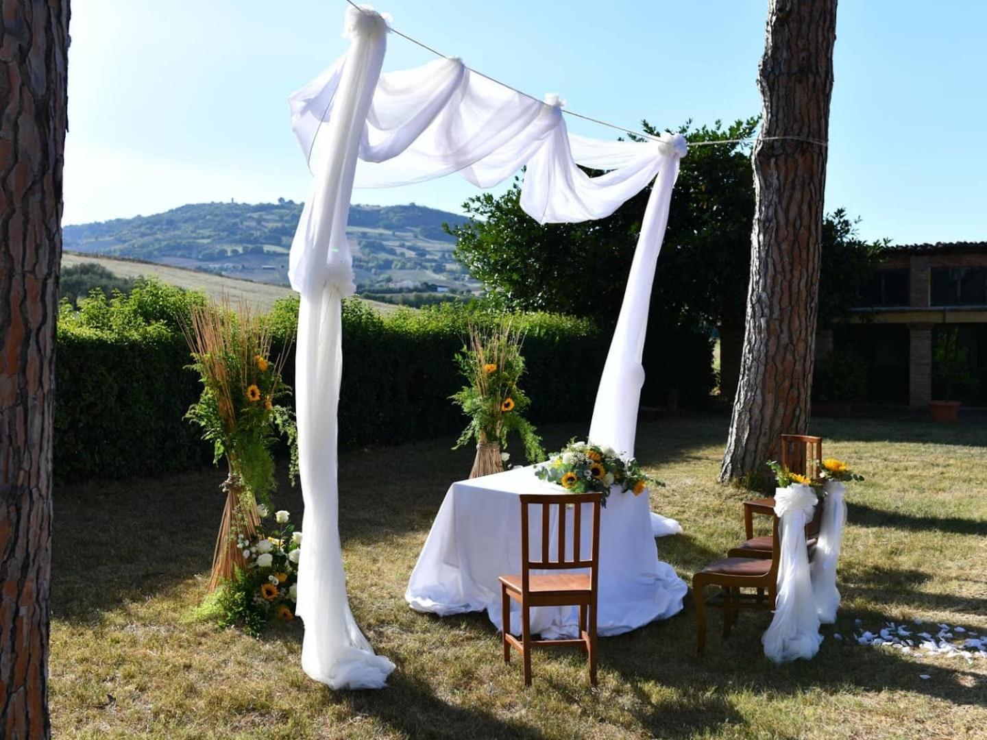 Resort Restaurant Villa Berta San Severino Marche Exterior foto