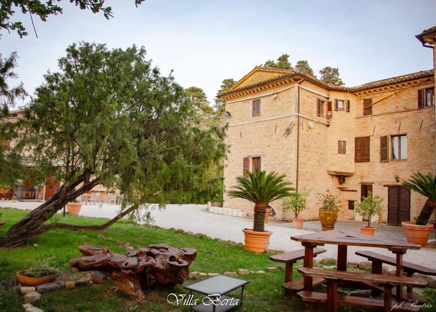 Resort Restaurant Villa Berta San Severino Marche Exterior foto